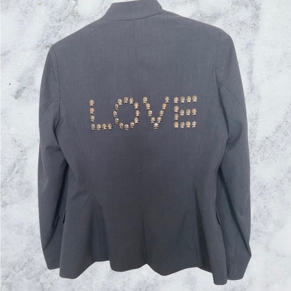 Blazer - Picture 3 of 3